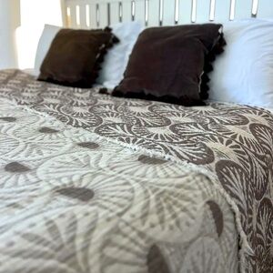 Ginkgo Deco Leaf Quilt Bedspread Comforter 2 Side FLiPSiDE Tan + Cream NEW!
